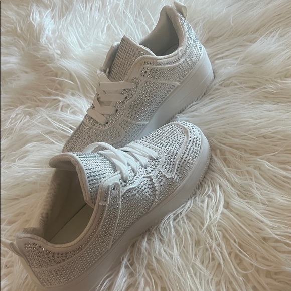 Elegant White Rhinestone Sneakers - Picture 1 of 5
